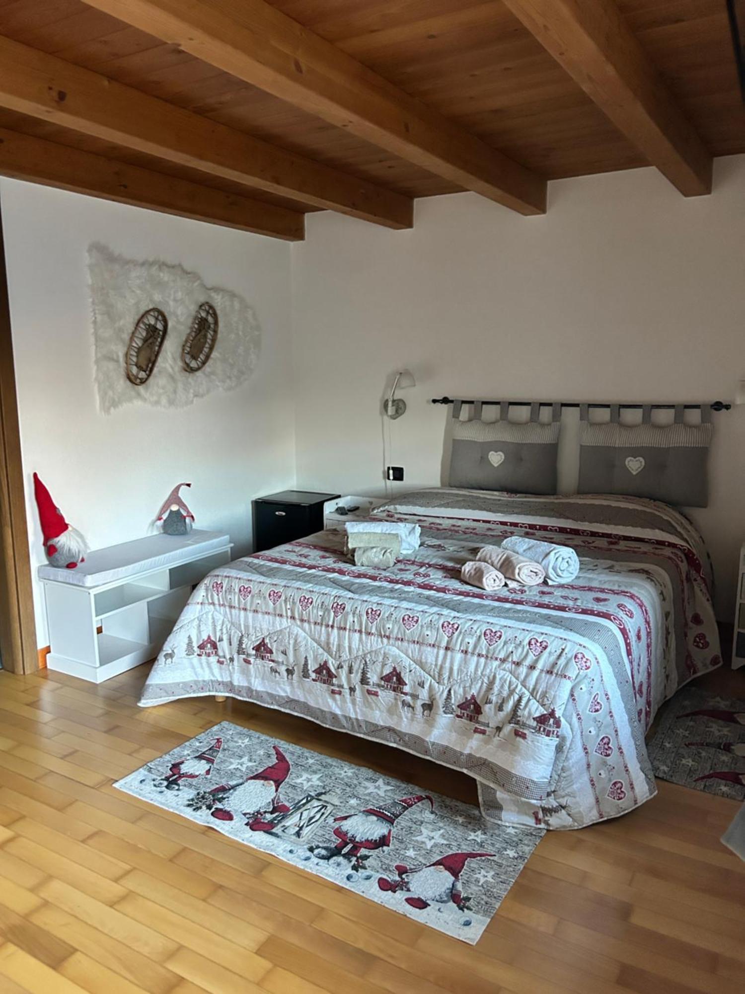 Lo Sougnet Hotel Hone Bagian luar foto